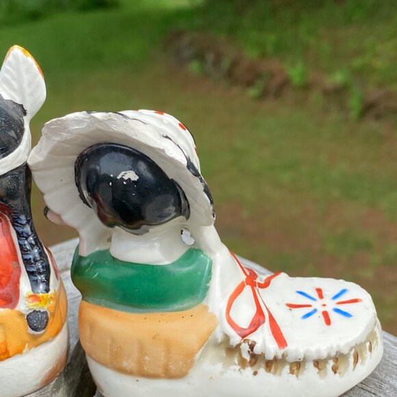 Vintage Indian Boy & Girl in Moccasin Salt and Pepper Shakers Japan MCM Set - Picture 7 of 15